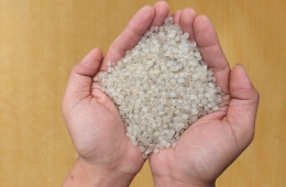 Tìm mua hạt nhựa PE tái sinh uy tín tại Việt Nam