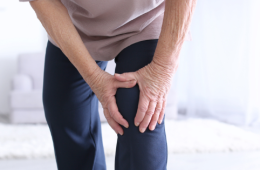 Khám đau khớp gối ở Bình Thuận an toàn, không lạm dụng thuốc