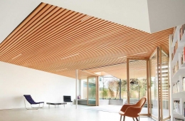 Ốp trần lam gỗ tự nhiên bền đẹp theo thời gian, giá tốt