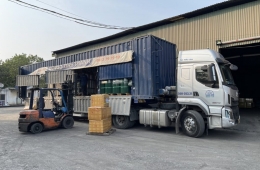 Thuê xe chở hàng container 20 feet, 40 feet trọn gói giá tốt