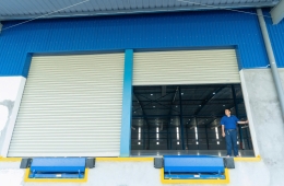 Cửa cuốn siêu trường thi công nhanh tại Startwindows